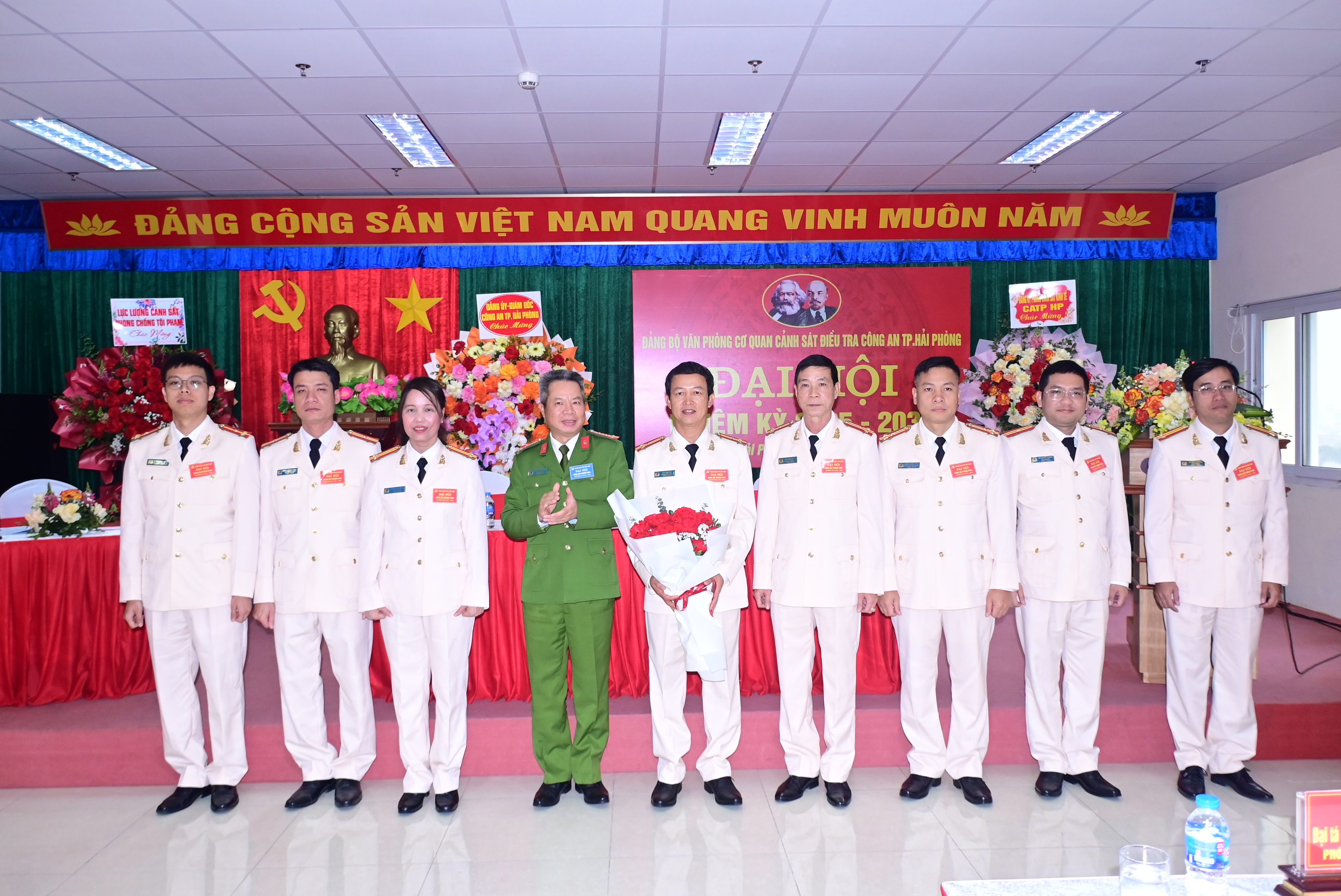 Tổ chức thành công Đại hội Đảng bộ Văn phòng Cơ quan CSĐT Công an thành phố nhiệm kỳ 2025-2030